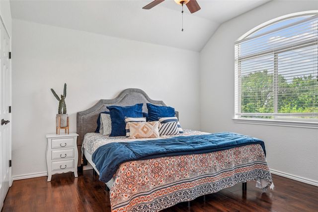 10 Ski Haven Drive, Justin, TX 76247