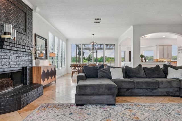 10 Ski Haven Drive, Justin, TX 76247