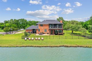 10 Ski Haven Drive, Justin, TX 76247