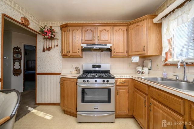 63 Leeds Drive, South Plainfield, NJ 07080