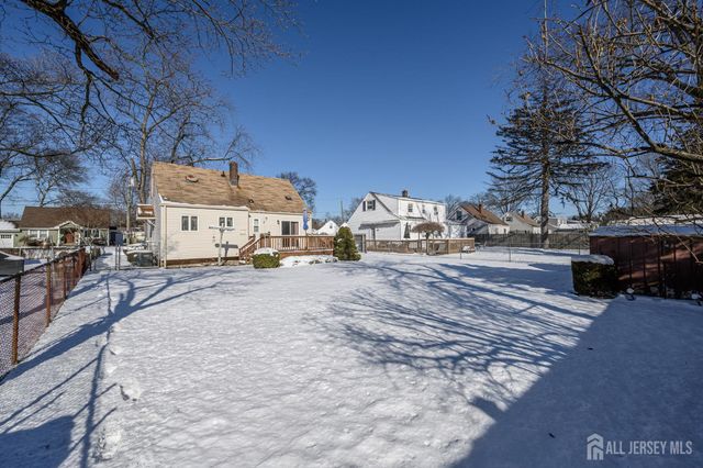 63 Leeds Drive, South Plainfield, NJ 07080