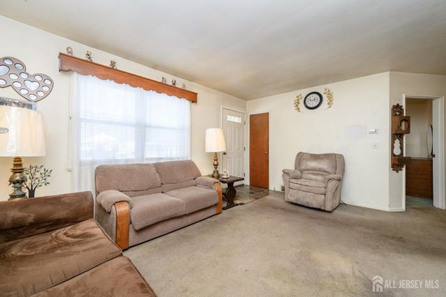 63 Leeds Drive, South Plainfield, NJ 07080