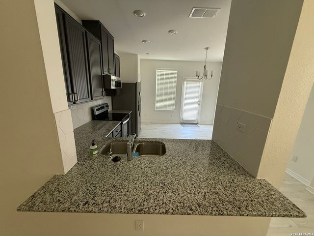 114 East Granite Shrs Dr., Boerne, TX 78006