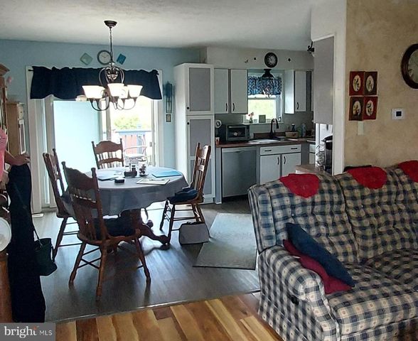 214 GRAND DR, Taneytown, MD 21787