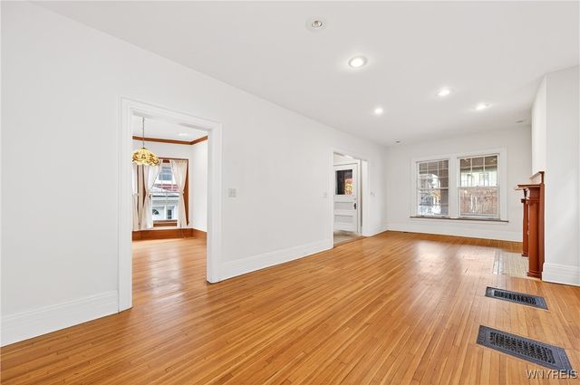 825 Auburn Avenue, Buffalo, NY 14222