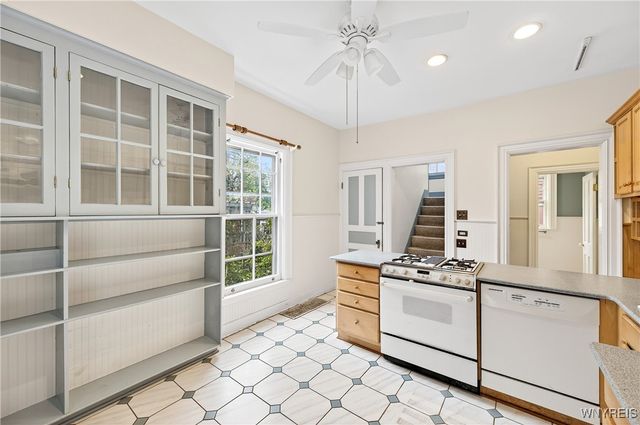 825 Auburn Avenue, Buffalo, NY 14222