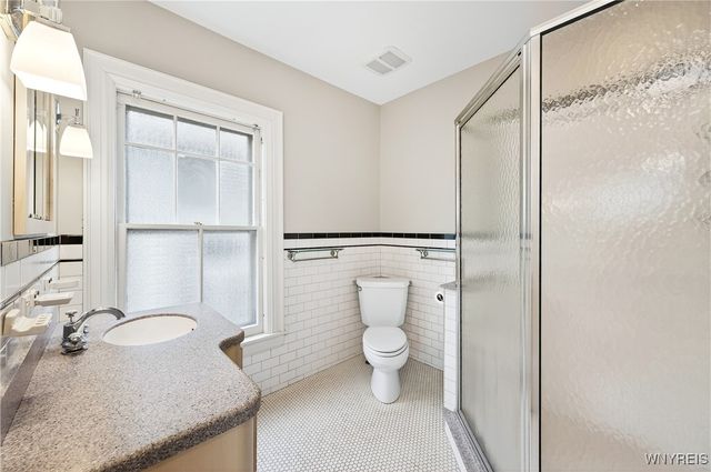 825 Auburn Avenue, Buffalo, NY 14222