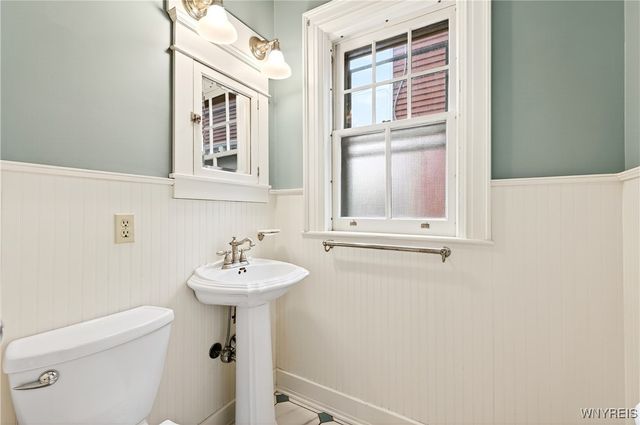 825 Auburn Avenue, Buffalo, NY 14222