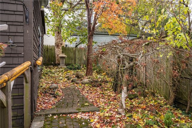 825 Auburn Avenue, Buffalo, NY 14222