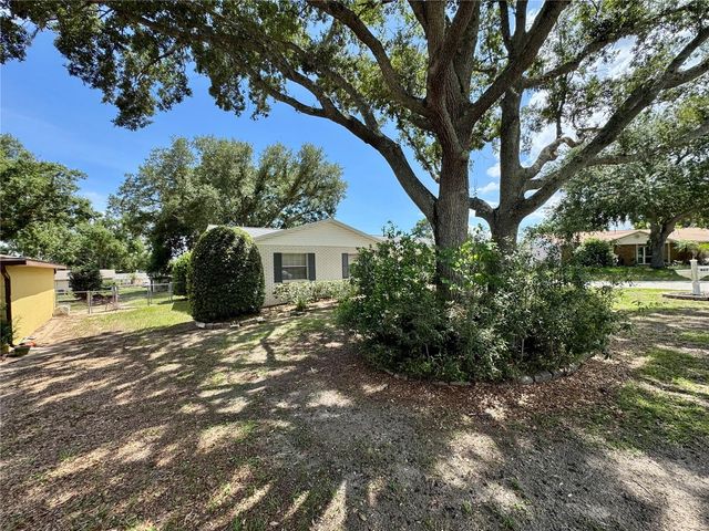 827 STRAWBERRY LANE, Brandon, FL 33511