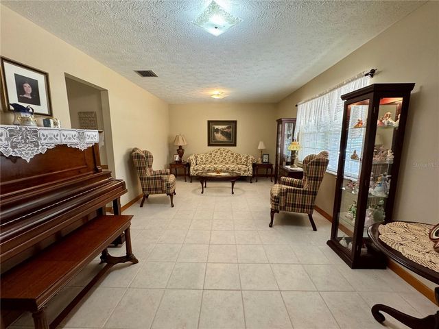 827 STRAWBERRY LANE, Brandon, FL 33511