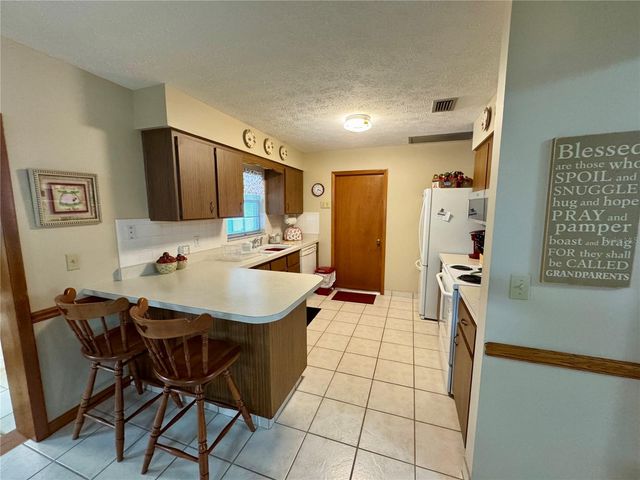 827 STRAWBERRY LANE, Brandon, FL 33511
