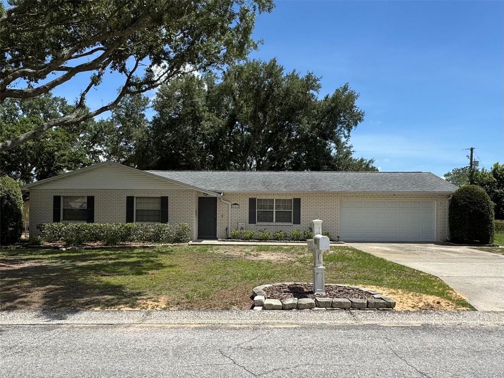 827 STRAWBERRY LANE, Brandon, FL 33511