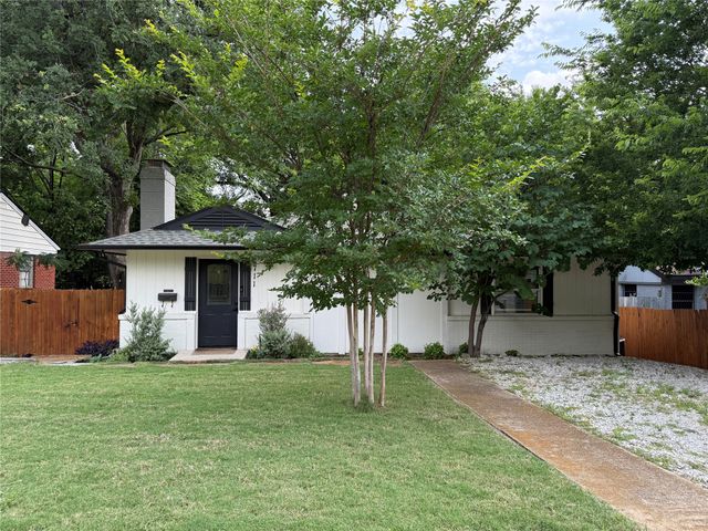 2711 Avon Street, Dallas, TX 75211