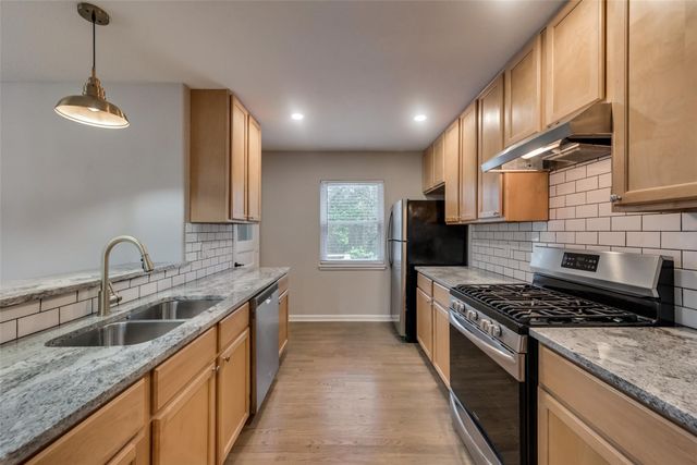 2711 Avon Street, Dallas, TX 75211