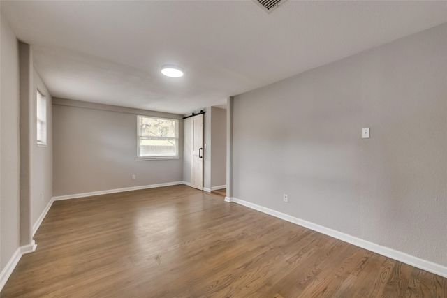 2711 Avon Street, Dallas, TX 75211