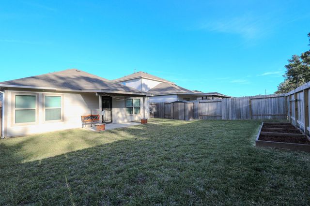 328 Cumberland Forest Drive, Magnolia, TX 77354