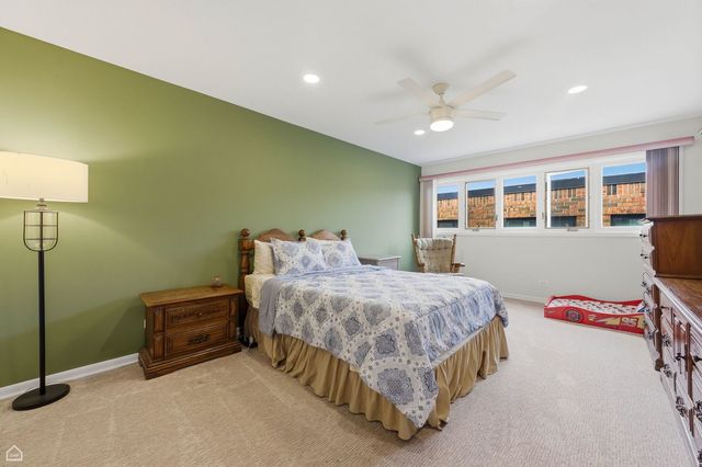 1010 N Harlem Avenue 504, River Forest, IL 60305