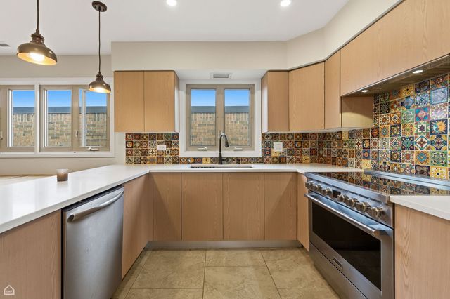 1010 N Harlem Avenue 504, River Forest, IL 60305