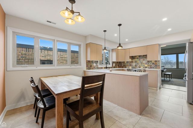 1010 N Harlem Avenue 504, River Forest, IL 60305