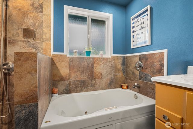 8808 S Ainsworth Avenue, Tacoma, WA 98444