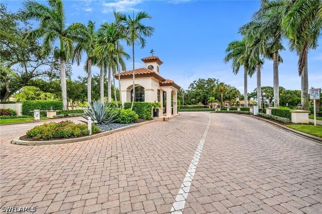 7558 Cordoba CIR, Naples, FL 34109
