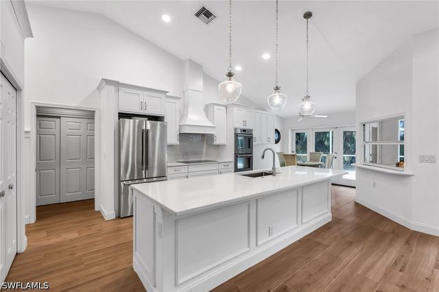 7558 Cordoba CIR, Naples, FL 34109