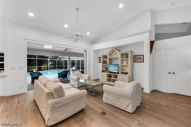 7558 Cordoba CIR, Naples, FL 34109