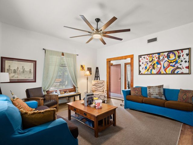 212 W 4th St, Deridder, LA 70634