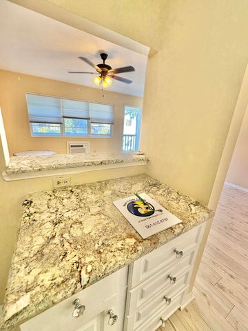 39 Waltham B, West Palm Beach, FL 33417