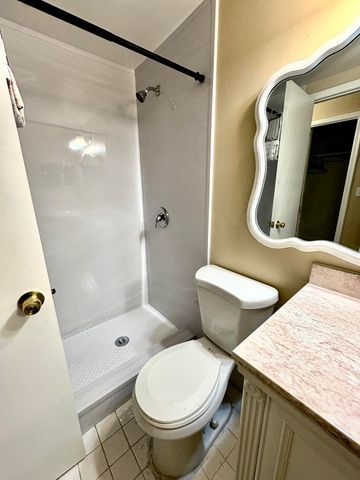 39 Waltham B, West Palm Beach, FL 33417