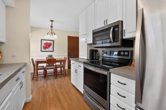 2009 W 83rd Street, Bloomington, MN 55431
