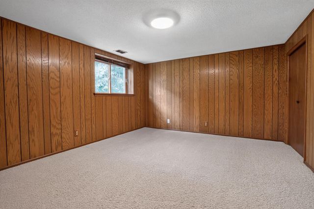 2009 W 83rd Street, Bloomington, MN 55431