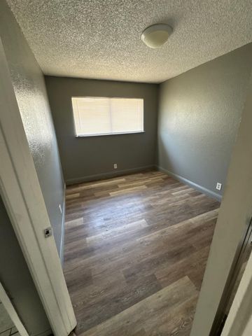 2025 E White Avenue, Fresno, CA 93701