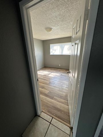 2025 E White Avenue, Fresno, CA 93701