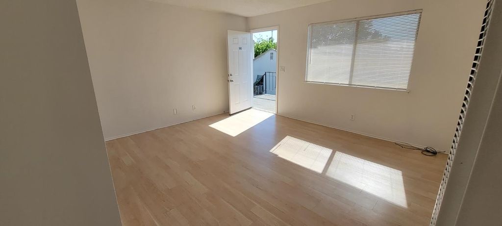 Image 2 of property listing at 2025 E White Avenue, Fresno, CA 93701
