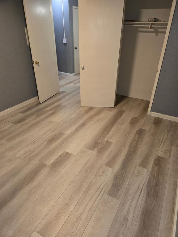 Image 5 of property listing at 2025 E White Avenue, Fresno, CA 93701