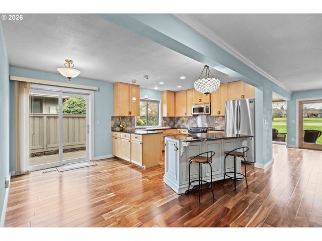 32540 Sw LAKE POINT Ct, Wilsonville, OR 97070