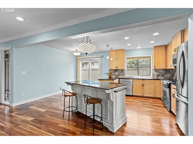 32540 Sw LAKE POINT Ct, Wilsonville, OR 97070