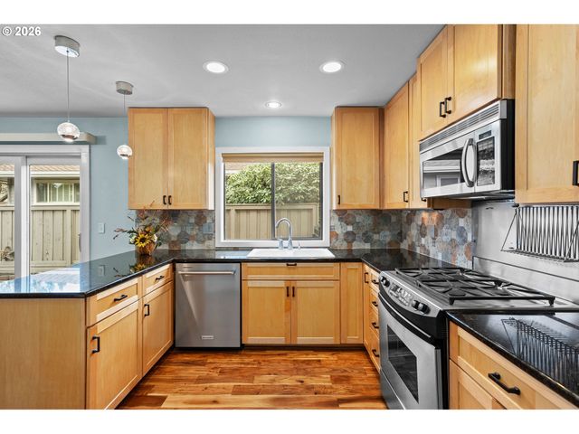 32540 Sw LAKE POINT Ct, Wilsonville, OR 97070