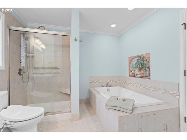 32540 Sw LAKE POINT Ct, Wilsonville, OR 97070