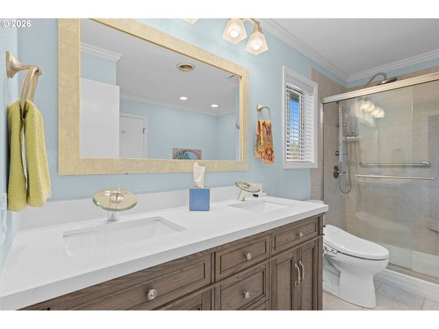 32540 Sw LAKE POINT Ct, Wilsonville, OR 97070