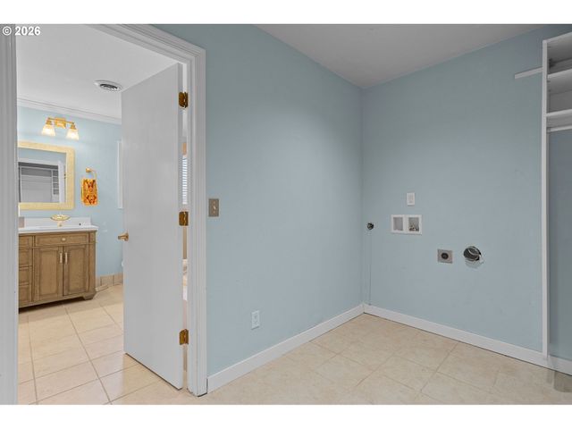 32540 Sw LAKE POINT Ct, Wilsonville, OR 97070