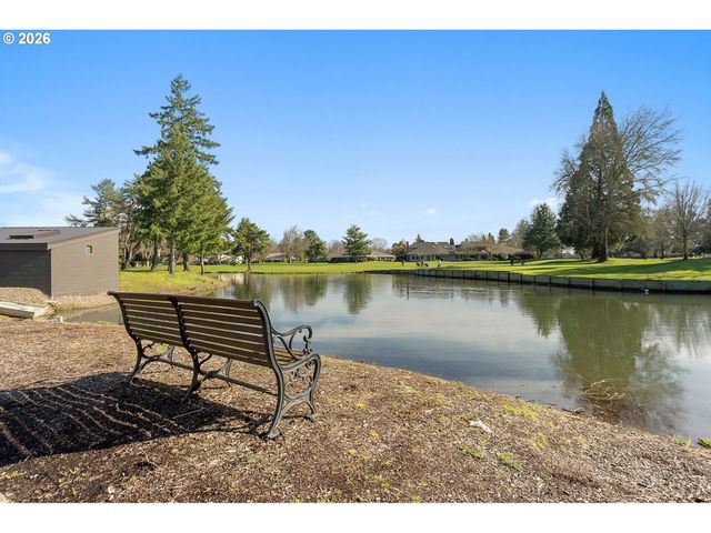 32540 Sw LAKE POINT Ct, Wilsonville, OR 97070