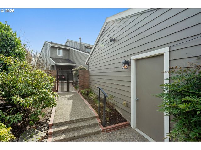 32540 Sw LAKE POINT Ct, Wilsonville, OR 97070