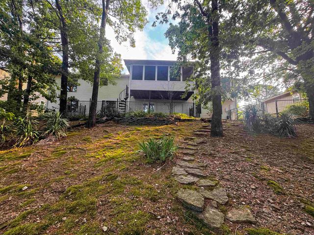 12501 Southridge Drive, Little Rock, AR 72212