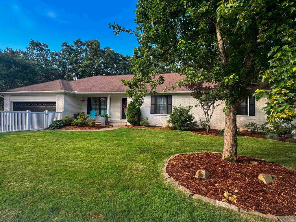 12501 Southridge Drive, Little Rock, AR 72212