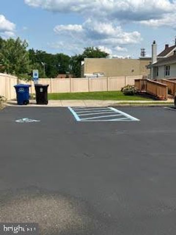 75 HARTFORD RD, Delran, NJ 08075