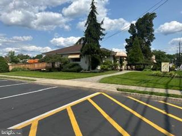 75 HARTFORD RD, Delran, NJ 08075