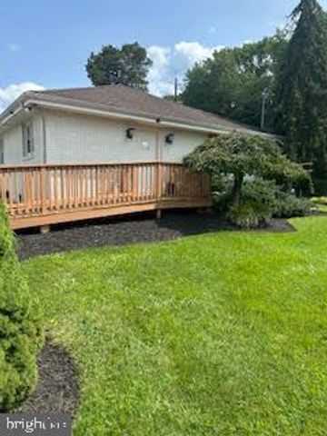 75 HARTFORD RD, Delran, NJ 08075